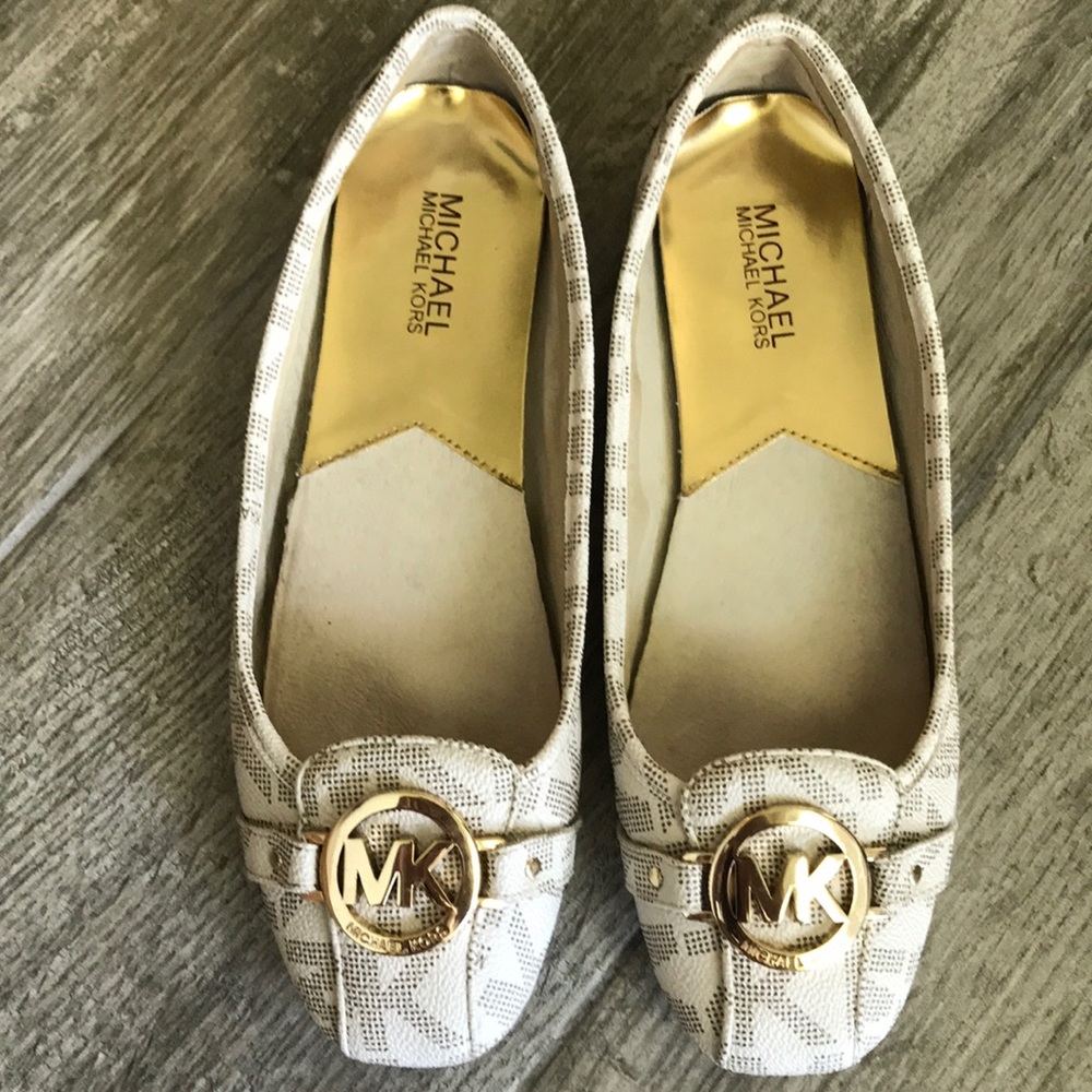 Michael kors classic fulton ballet flat.